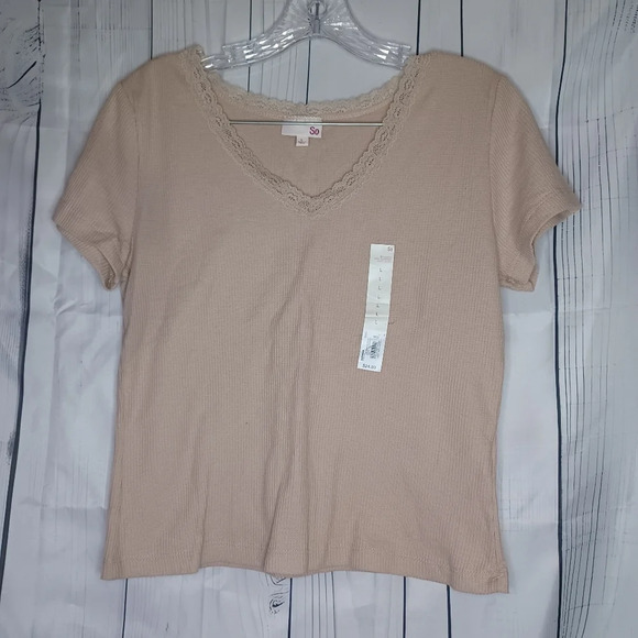 SO ribbed cropped juniors short sleeve V-neck with lace trim top NWT - Picture 1 of 9